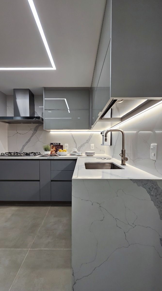 Bancada em quartzito branco com veios